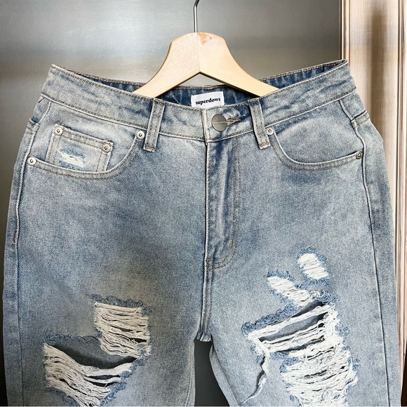 SUPERDOWN PATTY DISTRESSED JEAN IN DENIM - Picture 5 of 7